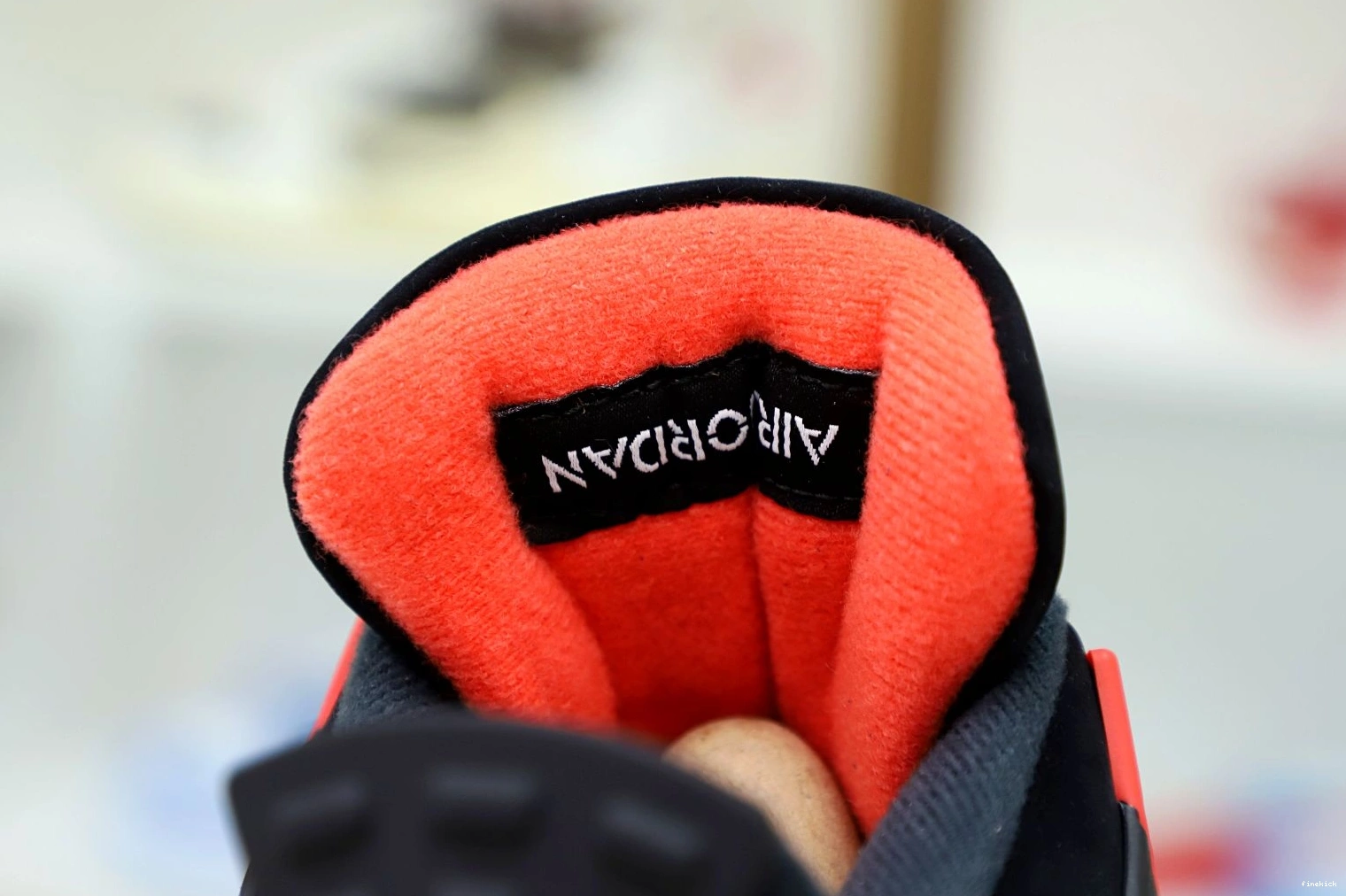 4 RETRO JORDAN 'RED THUNDER' AIR 1115